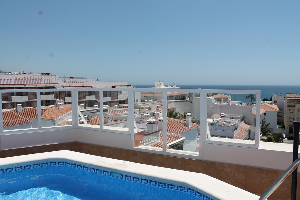Apartamentos Turisticos Plaza Del Olvido Nerja Buitenkant foto