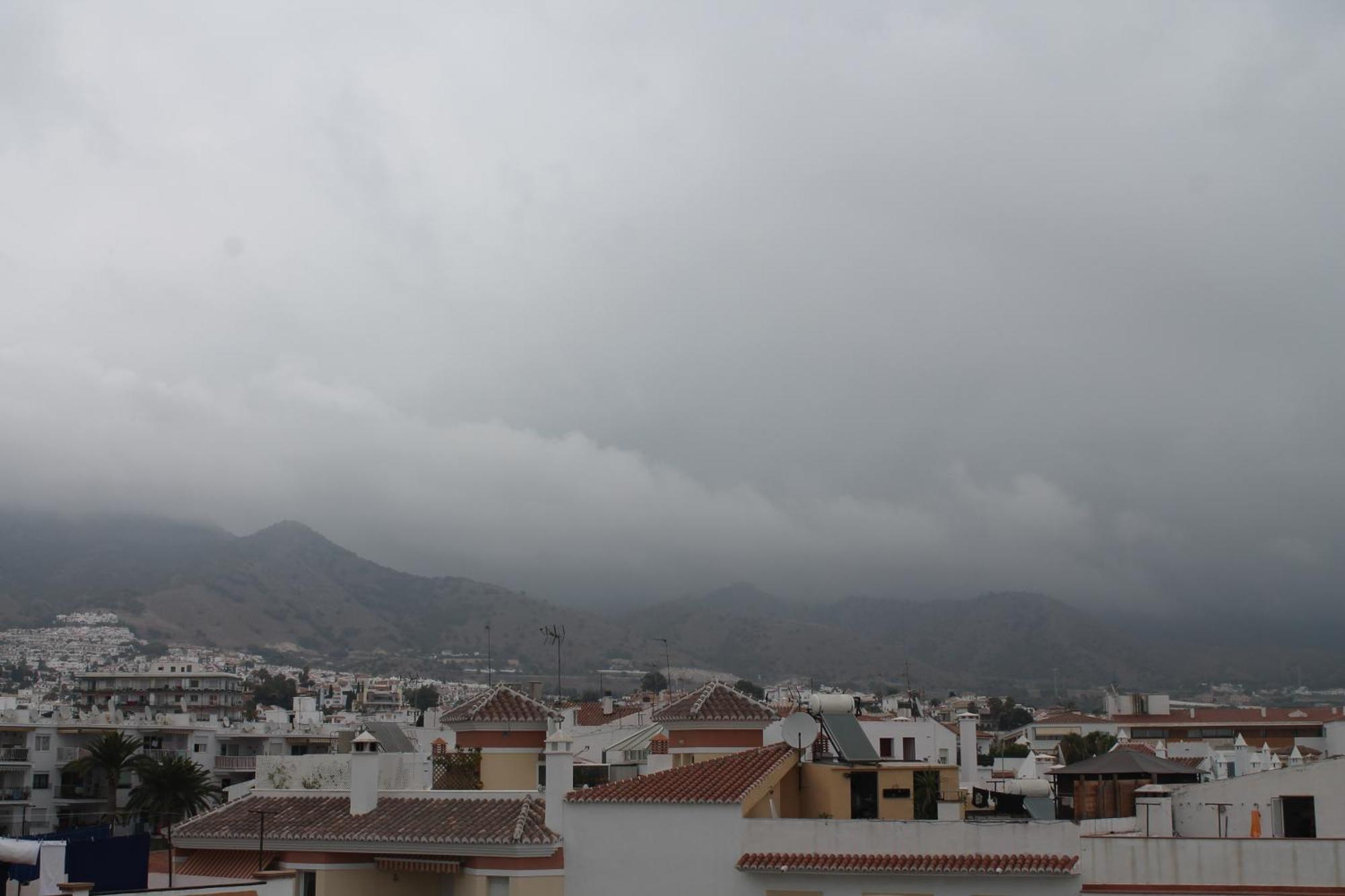 Apartamentos Turisticos Plaza Del Olvido Nerja Buitenkant foto
