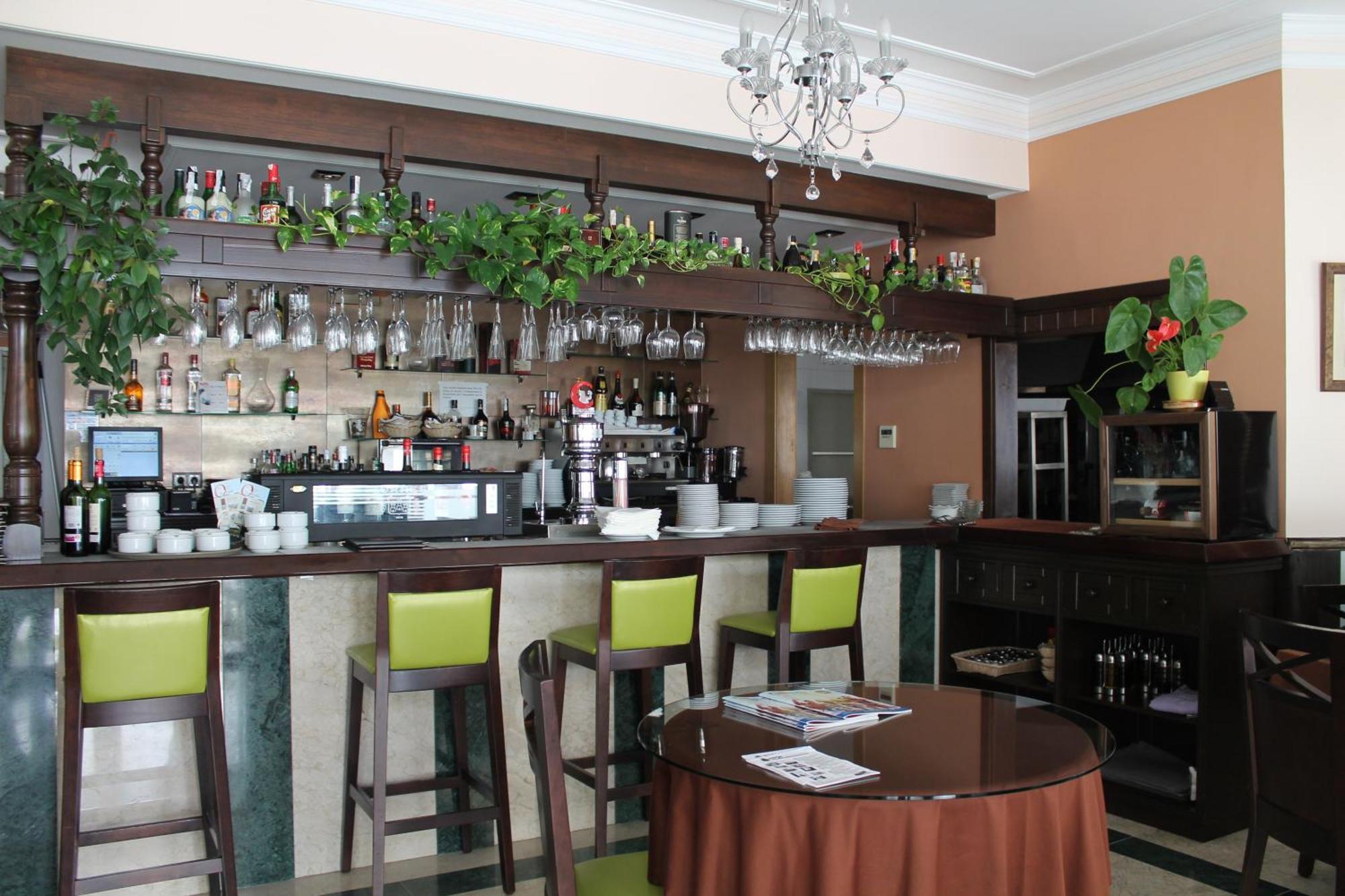 Apartamentos Turisticos Plaza Del Olvido Nerja Buitenkant foto
