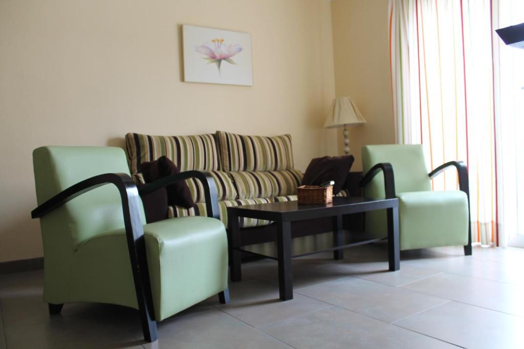 Apartamentos Turisticos Plaza Del Olvido Nerja Buitenkant foto