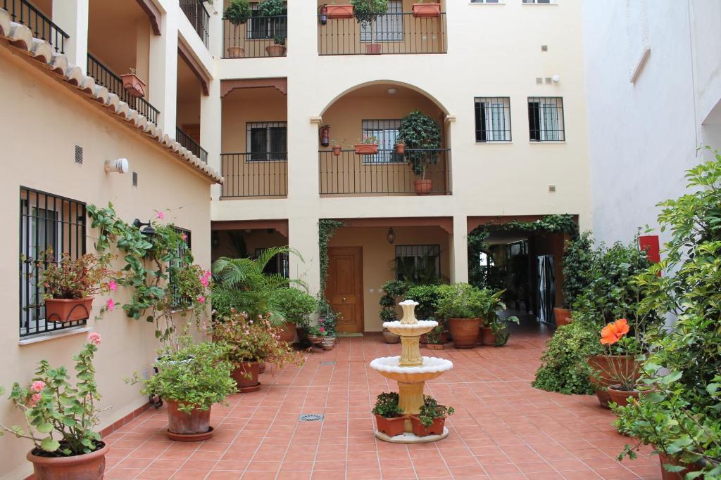 Apartamentos Turisticos Plaza Del Olvido Nerja Buitenkant foto